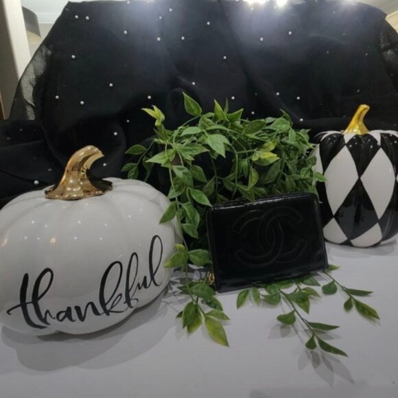 VG Used Condition Authentic Chanel Patent Leather Zip Wallet - Picture 14 of 14